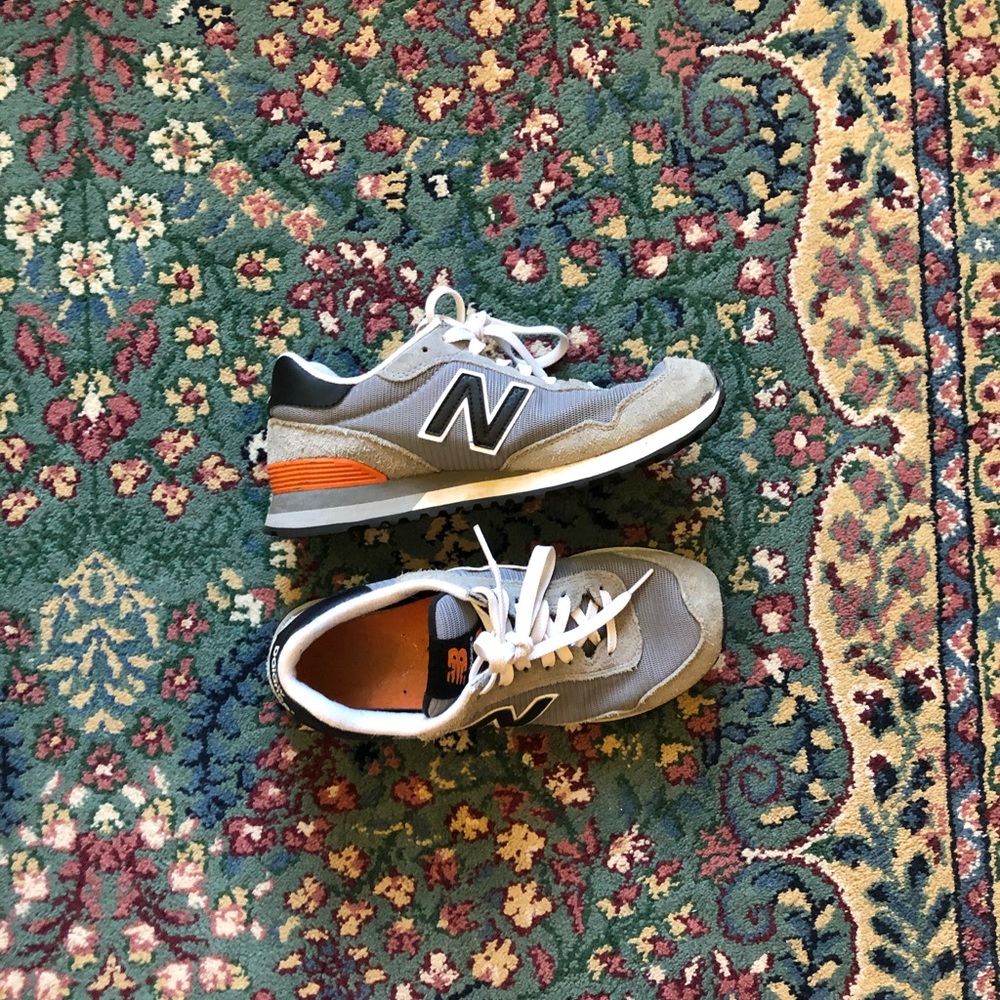 New balance tennis shoes